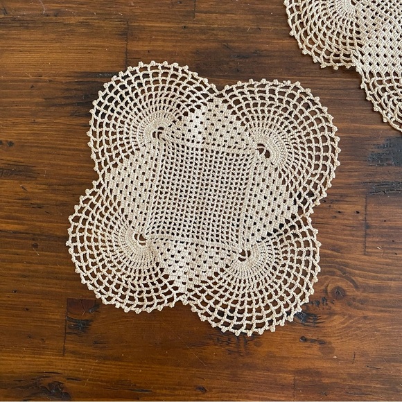 Vintage Lace Crochet Doily Cream Off White Beige Doilie Cottagecore set of Two - Picture 4 of 8